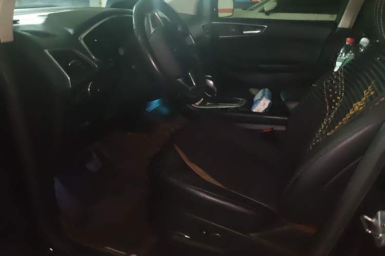 Used Ford Edge 2016 EcoBoost 245 Two-Wheel-Drive Titanium 7-Seater Driver Seat