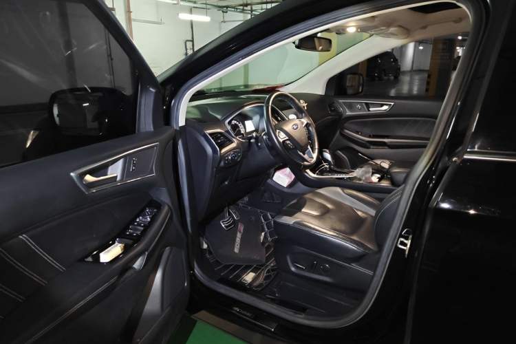 Used Ford Edge 2016 EcoBoost 330 V6 Four-Wheel Drive Sporty 7-Seater Driver Seat