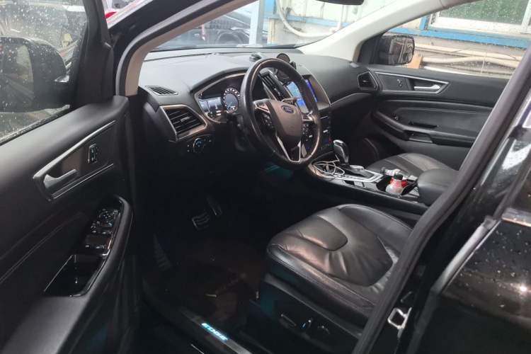 Used Ford Edge 2016 EcoBoost 245 Four-Wheel Drive Titanium 7-Seater Driver Seat