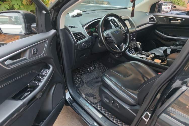 Used Ford Edge 2016 EcoBoost 245 Four-Wheel Drive Titanium 7-Seater Driver Seat