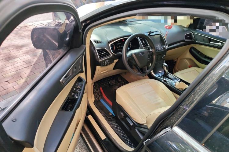 Used Ford Edge 2016 EcoBoost 245 Two-Wheel-Drive Titanium 5-Seater Driver Seat