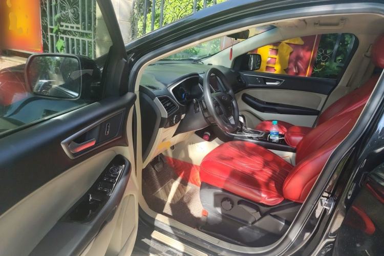 Used Ford Edge 2016 EcoBoost 245 Two-Wheel-Drive Titanium 5-Seater Driver Seat