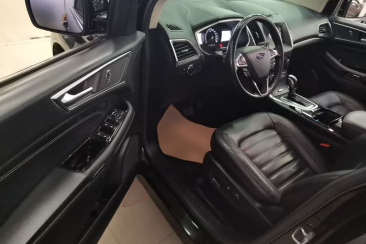 Used Ford Edge 2016 EcoBoost 245 Two-Wheel-Drive Titanium 7-Seater Driver Seat