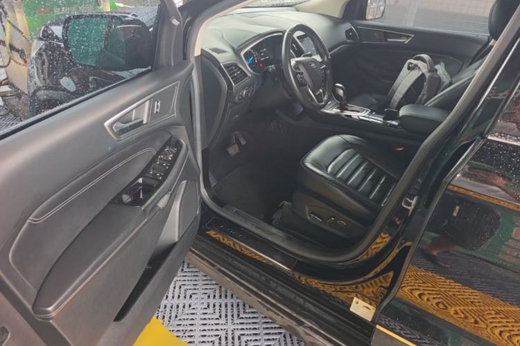 Used Ford Edge 2016 EcoBoost 245 Two-Wheel-Drive Titanium 7-Seater Driver Seat