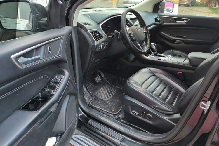 Used Ford Edge 2016 EcoBoost 245 Two-Wheel-Drive Titanium 7-Seater Driver Seat