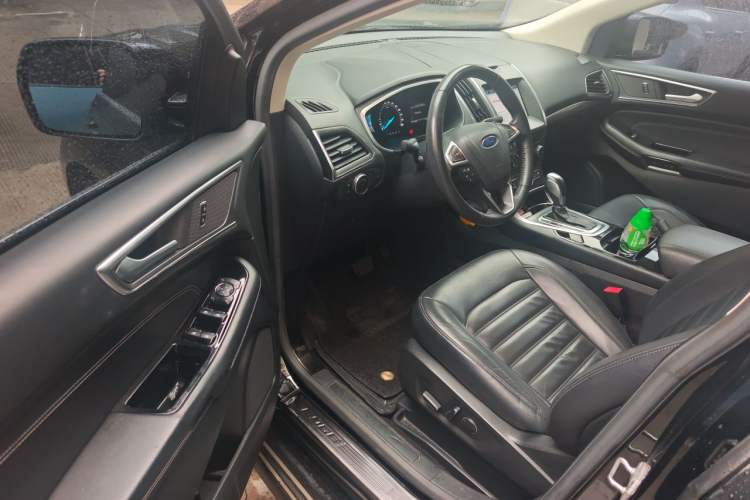 Used Ford Edge 2016 EcoBoost 245 Two-Wheel-Drive Titanium 7-Seater Driver Seat