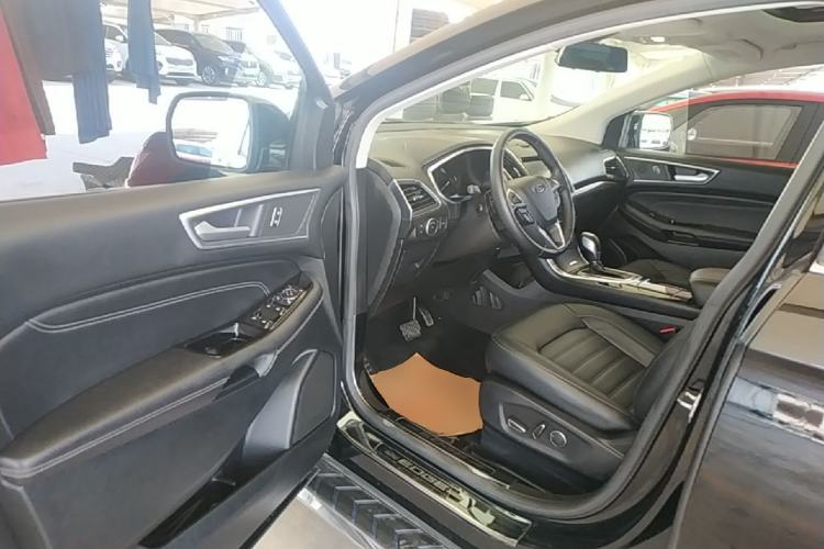 Used Ford Edge 2016 EcoBoost 245 Two-Wheel-Drive Titanium 7-Seater Driver Seat