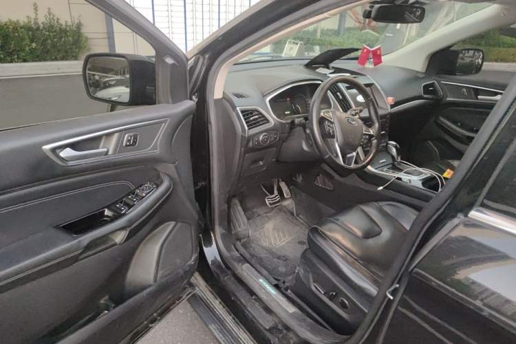 Used Ford Edge 2016 EcoBoost 245 Four-Wheel Drive Titanium 7-Seater Driver Seat