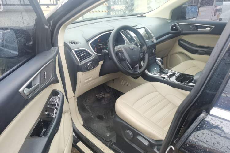 Used Ford Edge 2016 EcoBoost 245 Two-Wheel-Drive Titanium 5-Seater Driver Seat