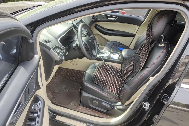 Used Ford Edge 2016 EcoBoost 245 Two-Wheel-Drive Titanium 5-Seater Driver Seat