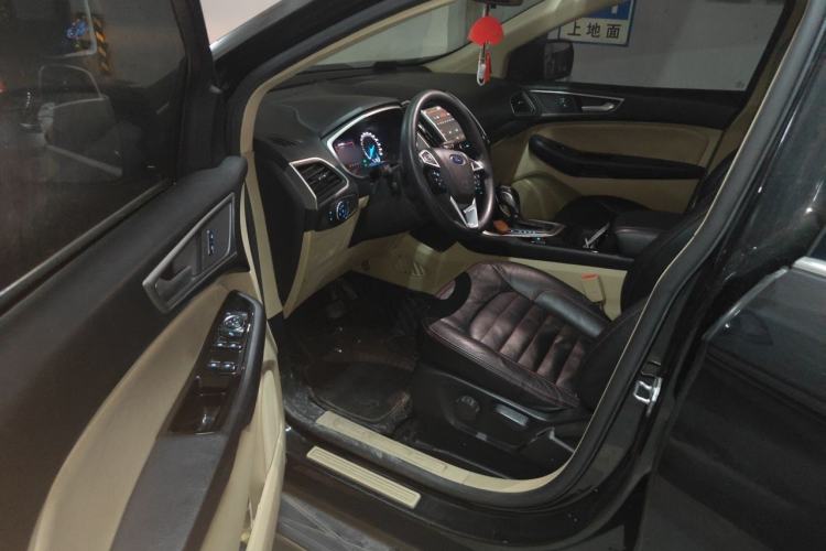 Used Ford Edge 2016 EcoBoost 245 Two-Wheel-Drive Titanium 5-Seater Driver Seat