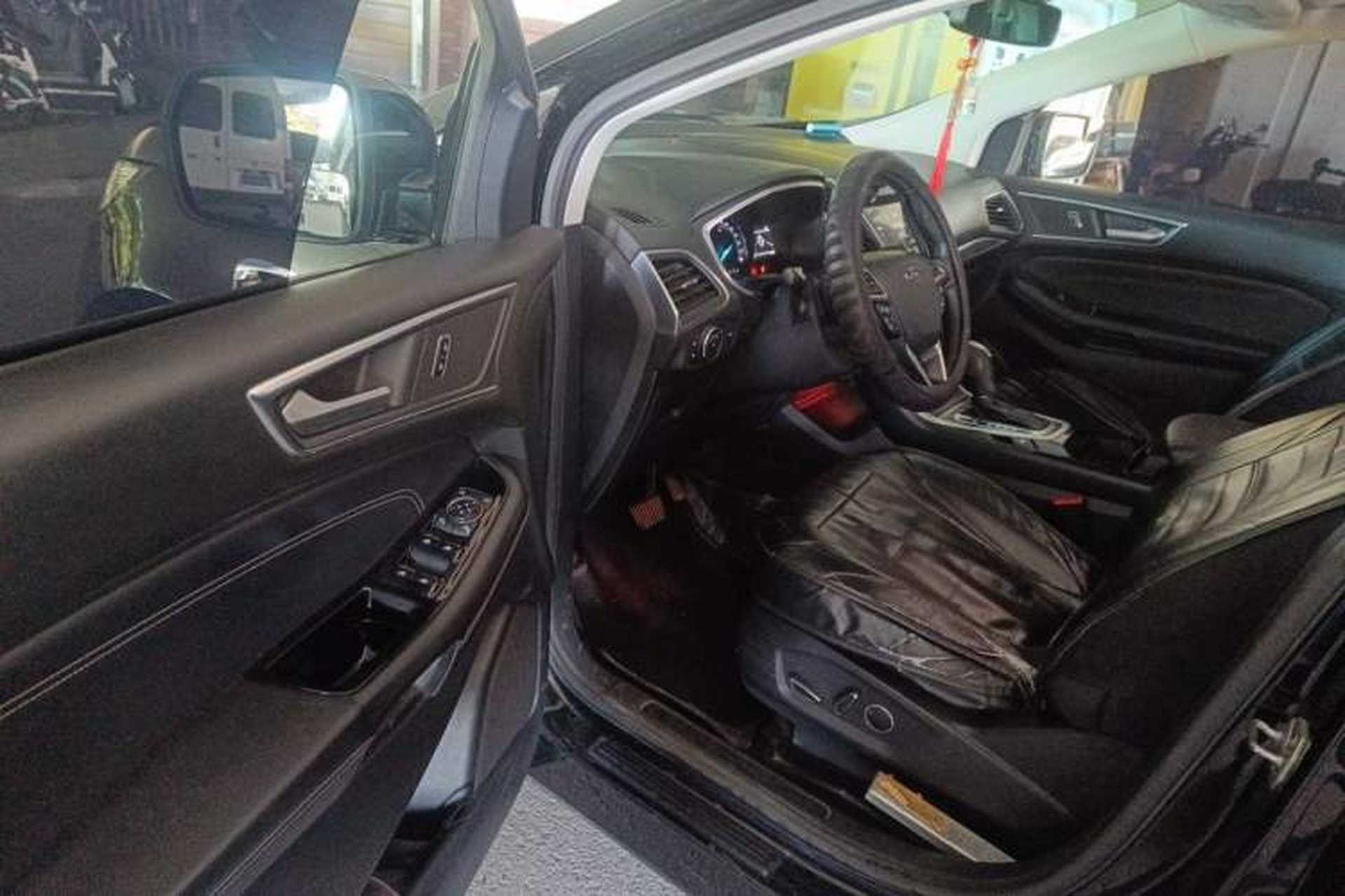 Used Ford Edge 2016 EcoBoost 245 Four-Wheel Drive Titanium Edition 7-Seater Driver Seat