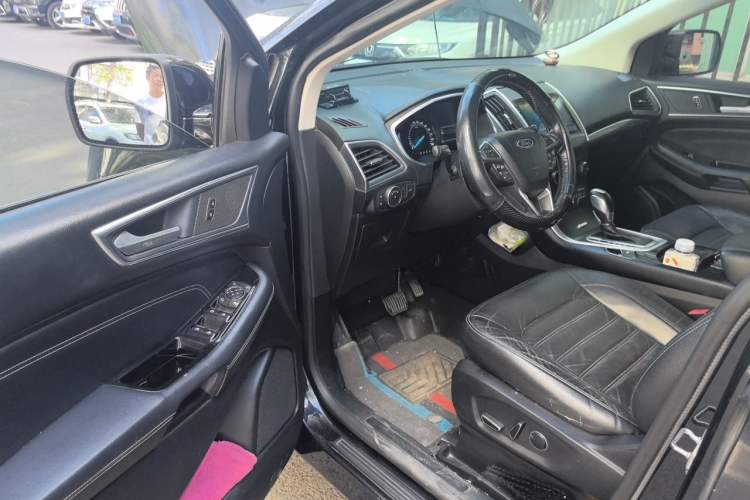 Used Ford Edge 2016 EcoBoost 245 Two-Wheel-Drive Titanium 7-Seater Driver Seat