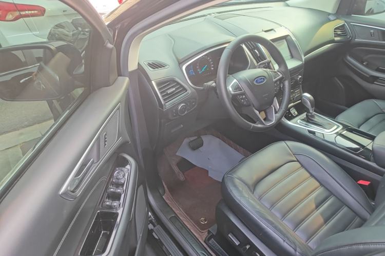 Used Ford Edge 2016 EcoBoost 245 Two-Wheel-Drive Titanium 7-Seater Driver Seat