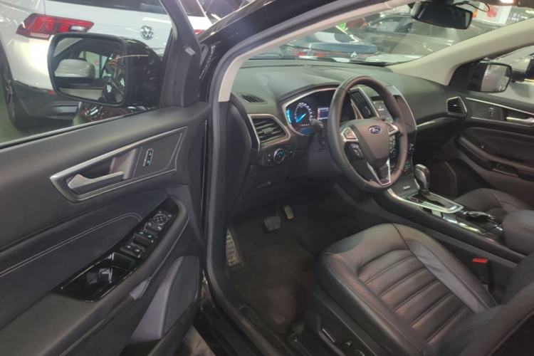 Used Ford Edge 2016 EcoBoost 245 Two-Wheel-Drive Titanium 7-Seater Driver Seat