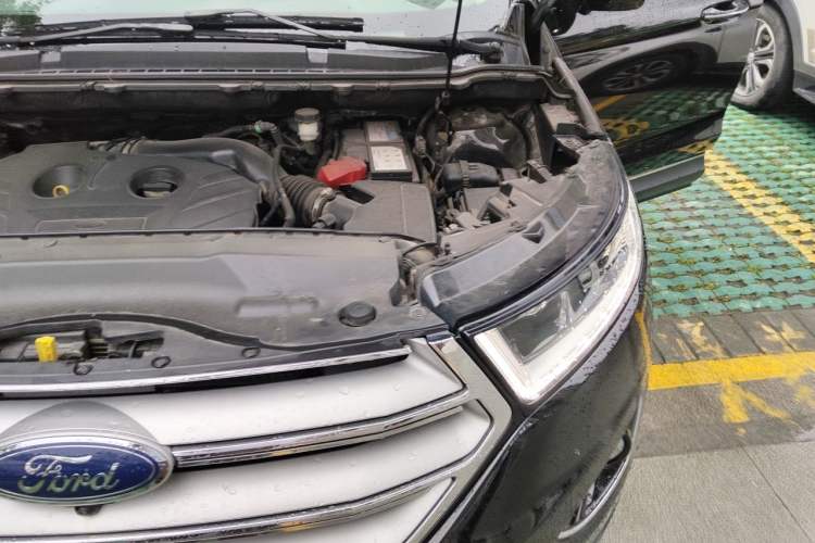 Used Ford Edge 2016 EcoBoost 245 Four-Wheel Drive Titanium 7-Seater Engine Bay Left