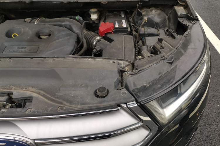 Used Ford Edge 2016 EcoBoost 245 Two-Wheel-Drive Titanium 7-Seater Engine Bay Left