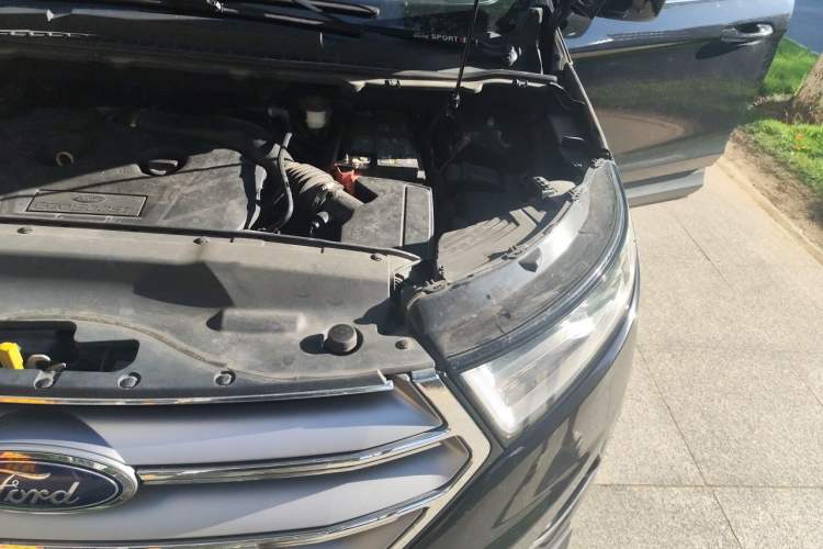 Used Ford Edge 2016 EcoBoost 245 Two-Wheel-Drive Titanium 5-Seater Engine Bay Left