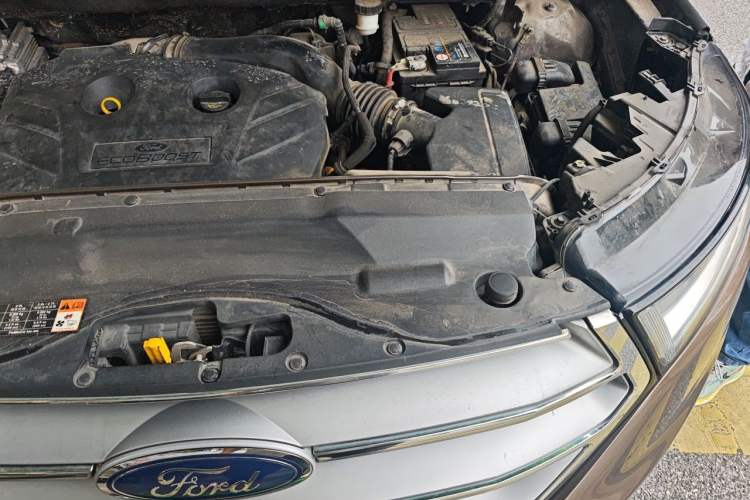 Used Ford Edge 2016 EcoBoost 245 Two-Wheel-Drive Titanium 7-Seater Engine Bay Left