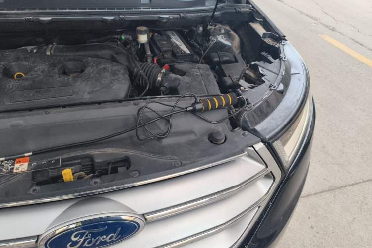 Used Ford Edge 2016 EcoBoost 245 Two-Wheel-Drive Titanium 7-Seater Engine Bay Left