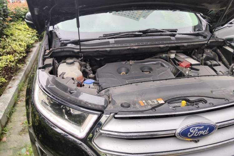Used Ford Edge 2016 EcoBoost 245 Four-Wheel Drive Titanium 7-Seater Engine Bay Right