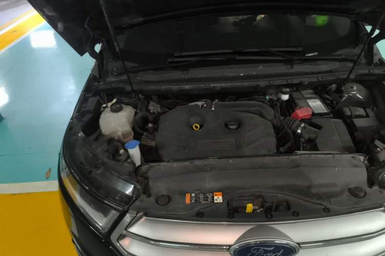 Used Ford Edge 2016 EcoBoost 245 Four-Wheel Drive Titanium 7-Seater Engine Bay Right