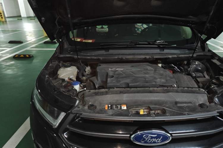 Used Ford Edge 2016 EcoBoost 330 V6 Four-Wheel Drive Sporty 7-Seater Engine Bay Right