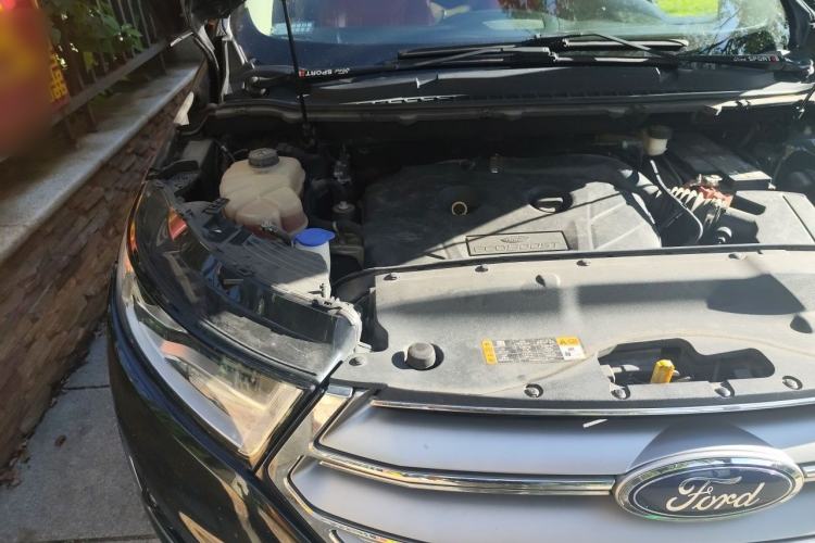 Used Ford Edge 2016 EcoBoost 245 Two-Wheel-Drive Titanium 5-Seater Engine Bay Right