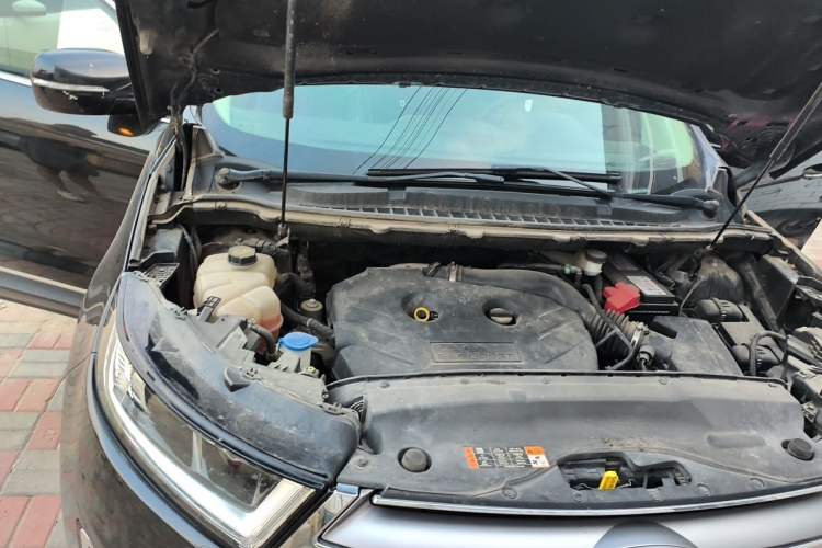 Used Ford Edge 2016 EcoBoost 245 Two-Wheel-Drive Titanium 7-Seater Engine Bay Right