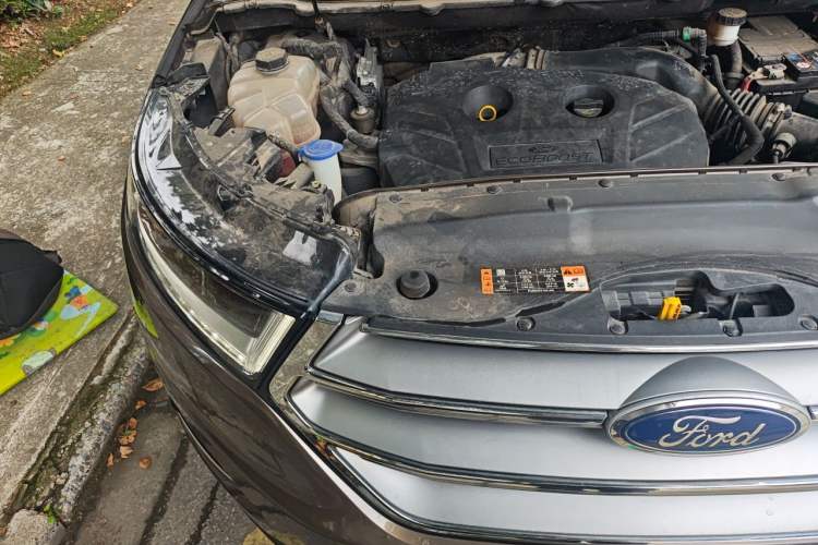 Used Ford Edge 2016 EcoBoost 245 Two-Wheel-Drive Titanium 7-Seater Engine Bay Right