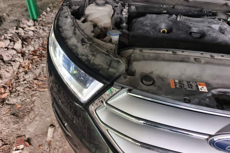 Used Ford Edge 2016 EcoBoost 245 Two-Wheel-Drive Titanium 7-Seater Engine Bay Right