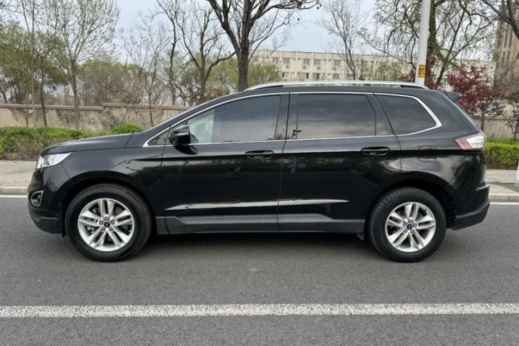 Used Ford Edge 2016 EcoBoost 245 Two-Wheel-Drive Platinum Edition 7-Seater Exterior 4