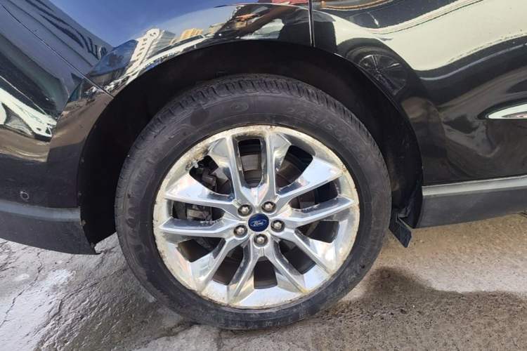 Used Ford Edge 2016 EcoBoost 245 Four-Wheel Drive Titanium 7-Seater Exterior 4