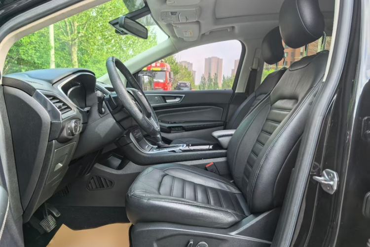 Used Ford Edge 2016 EcoBoost 245 Two-Wheel-Drive Titanium 7-Seater Exterior 7
