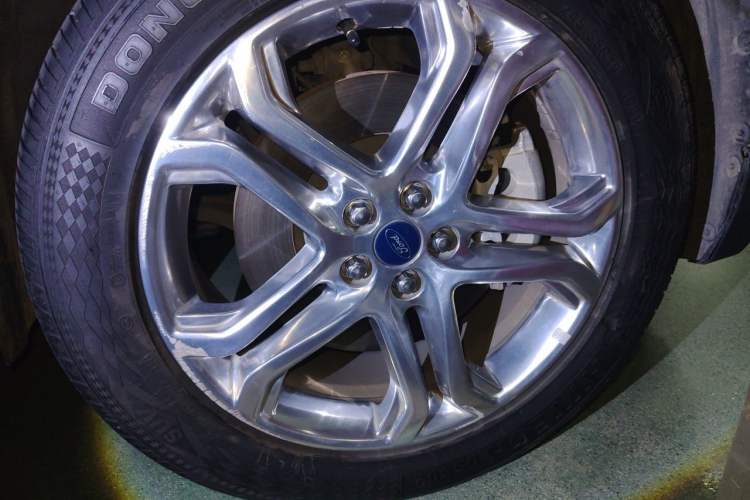 Used Ford Edge 2016 EcoBoost 245 Two-Wheel-Drive Titanium 7-Seater Exterior 7