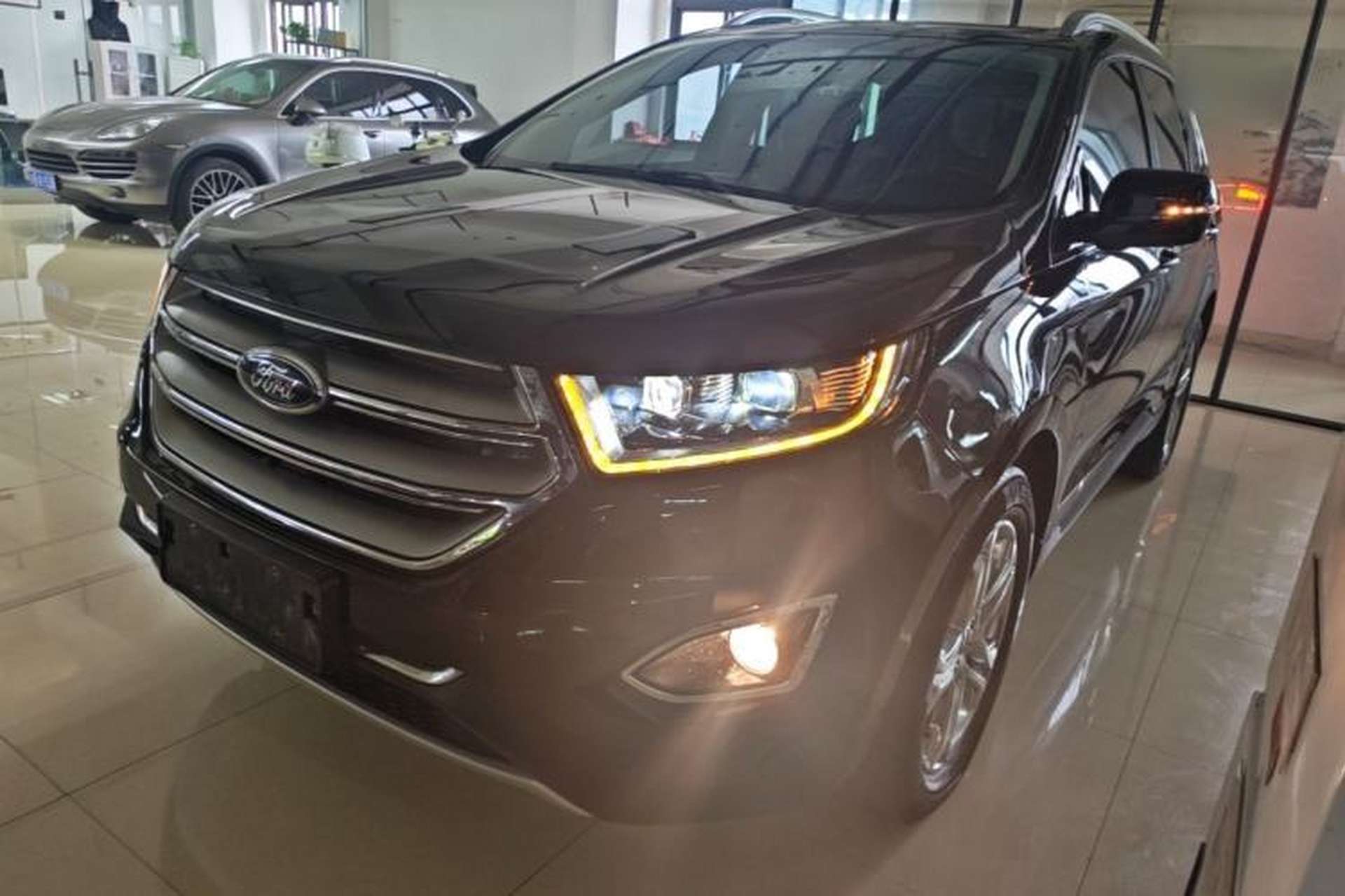 Used Ford Edge 2016 EcoBoost 245 Two-Wheel-Drive Titanium 7-Seater Front Left 45 Deg