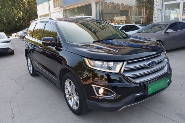 Used Ford Edge 2016 EcoBoost 245 Two-Wheel-Drive Titanium 7-Seater Front Right 45 Deg