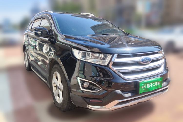 Used Ford Edge 2016 EcoBoost 245 Two-Wheel-Drive Titanium 5-Seater Front Right 45 Deg