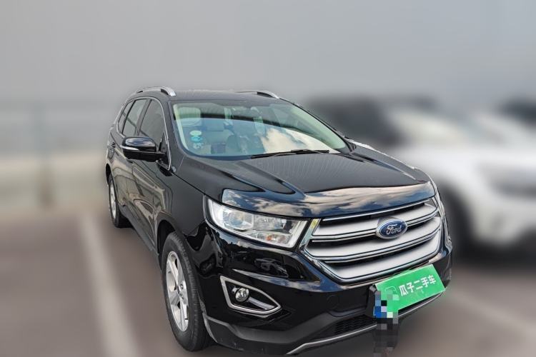 Used Ford Edge 2016 EcoBoost 245 Two-Wheel-Drive Titanium 5-Seater Front Right 45 Deg