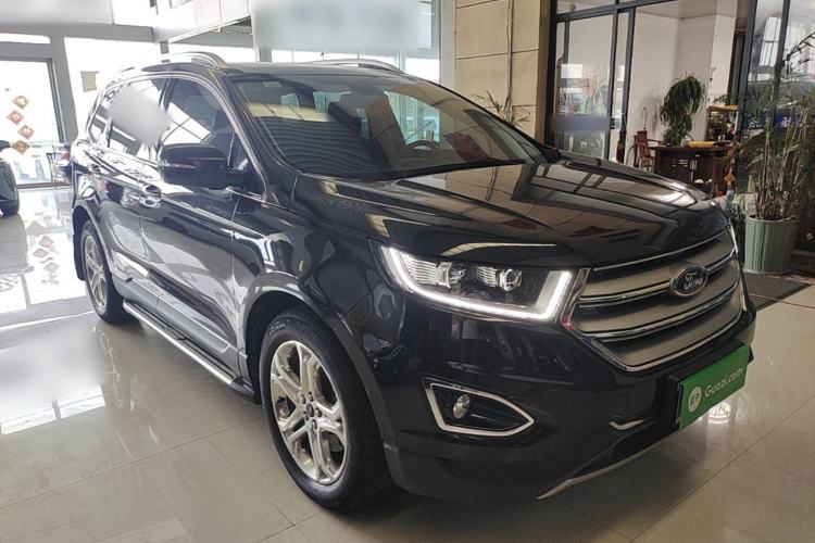 Used Ford Edge 2016 EcoBoost 245 Two-Wheel-Drive Titanium 7-Seater Front Right 45 Deg