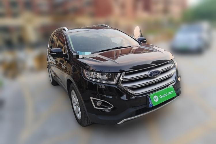 Used Ford Edge 2016 EcoBoost 245 Two-Wheel-Drive Titanium 5-Seater Front Right 45 Deg
