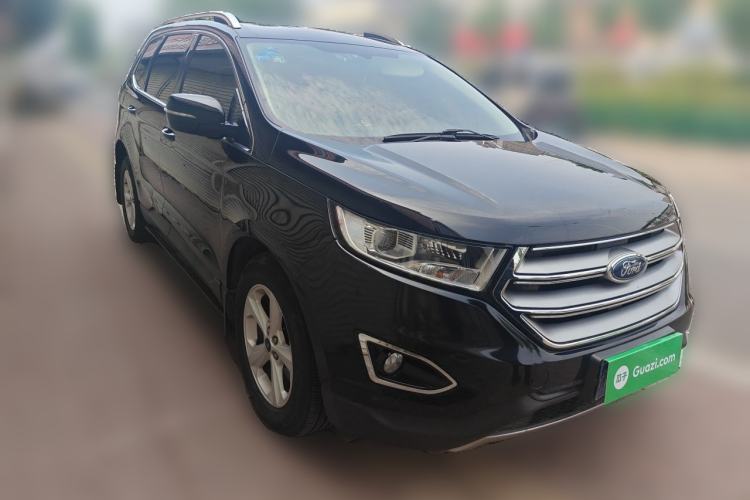 Used Ford Edge 2016 EcoBoost 245 Two-Wheel-Drive Titanium 5-Seater Front Right 45 Deg