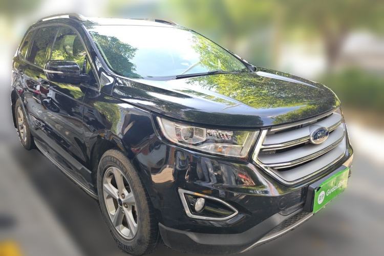 Used Ford Edge 2016 EcoBoost 245 Two-Wheel-Drive Titanium 5-Seater Front Right 45 Deg