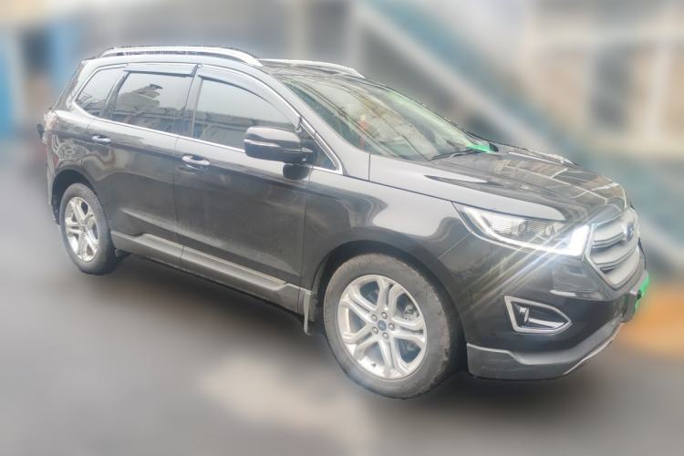 Used Ford Edge 2016 EcoBoost 245 Two-Wheel-Drive Titanium 7-Seater Front Right 45 Deg