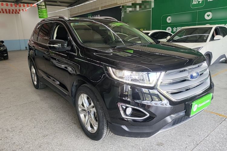 Used Ford Edge 2016 EcoBoost 245 Two-Wheel-Drive Titanium 7-Seater Front Right 45 Deg