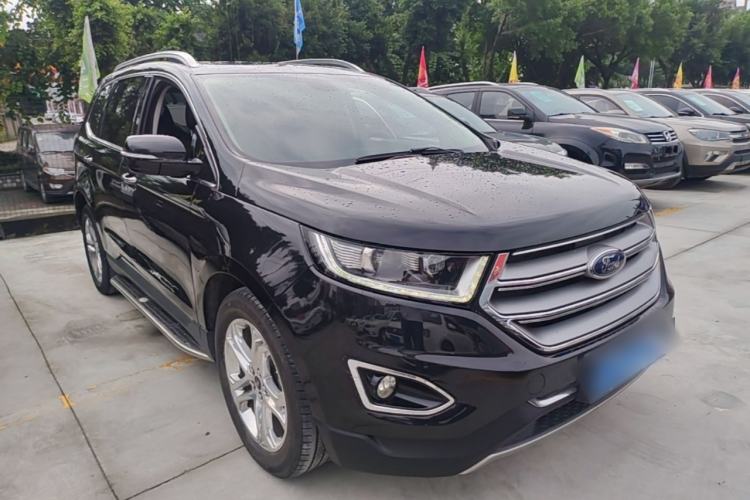 Used Ford Edge 2016 EcoBoost 245 Two-Wheel-Drive Titanium 7-Seater Front Right 45 Deg
