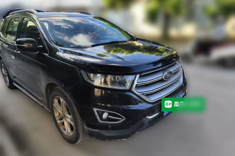 Used Ford Edge 2016 EcoBoost 245 Two-Wheel-Drive Titanium 7-Seater Front Right 45 Deg