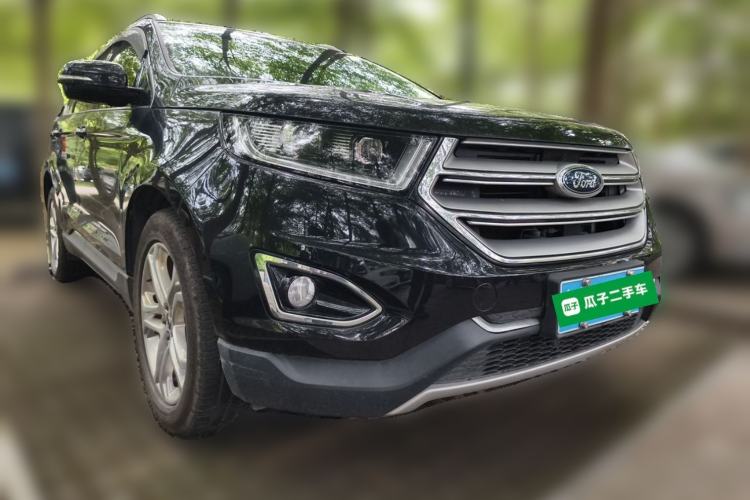 Used Ford Edge 2016 EcoBoost 245 Two-Wheel-Drive Titanium 7-Seater Front Right 45 Deg