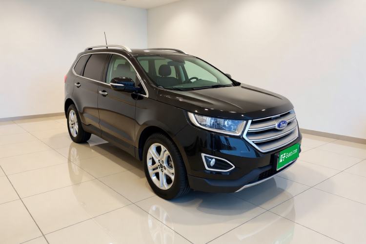 Used Ford Edge 2016 EcoBoost 245 Two-Wheel-Drive Titanium 7-Seater Front Right 45 Deg
