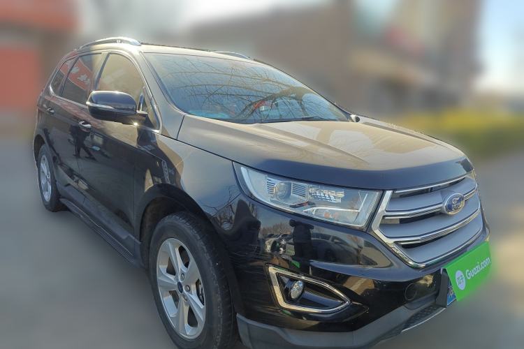Used Ford Edge 2016 EcoBoost 245 Two-Wheel-Drive Titanium 5-Seater Front Right 45 Deg